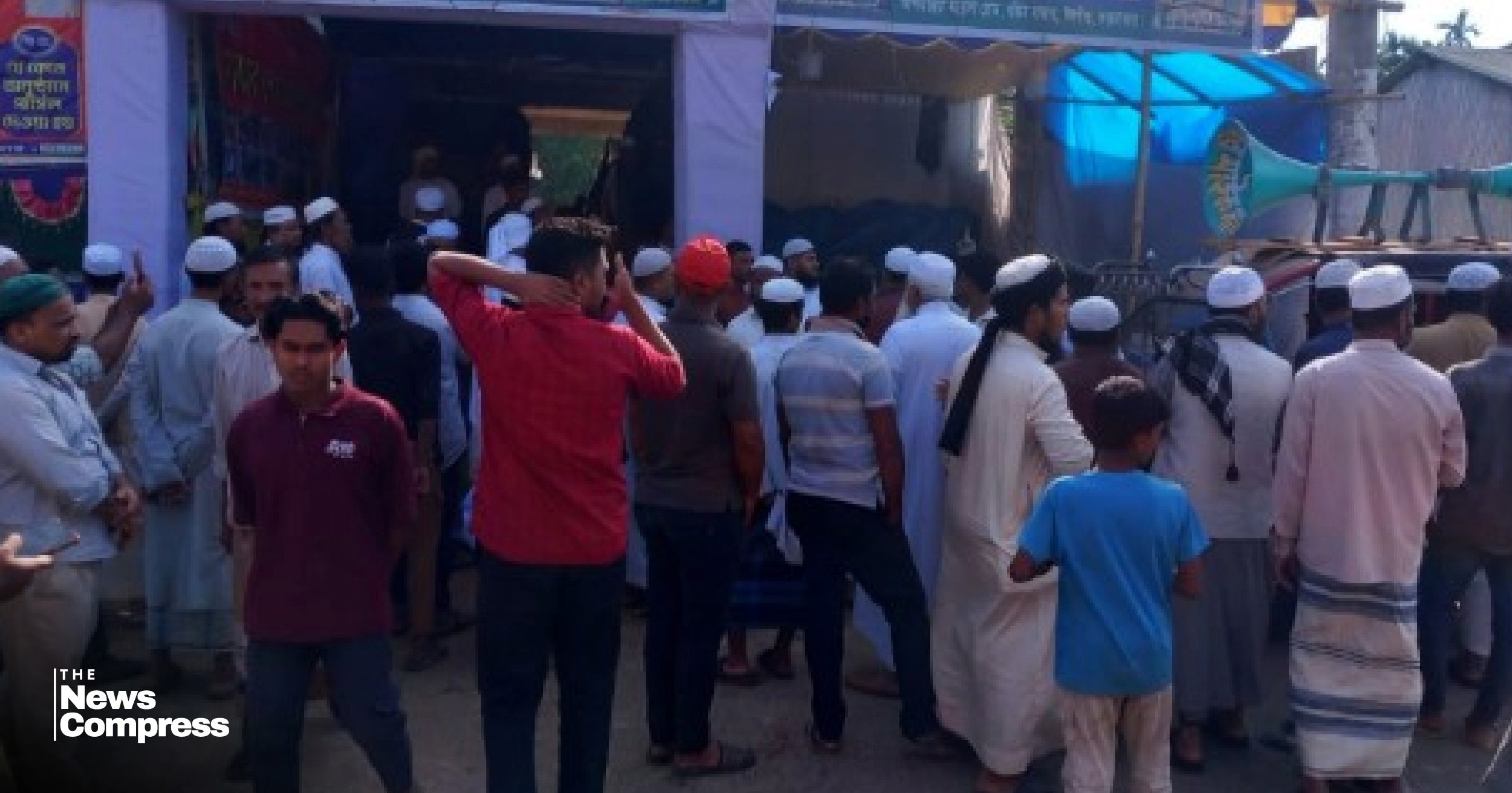 ঈদগাঁওয়ে তৌহিদী জনতার ঘেরাওয়ের মুখে ‘ঢাকাইয়া মেলা’ বন্ধ