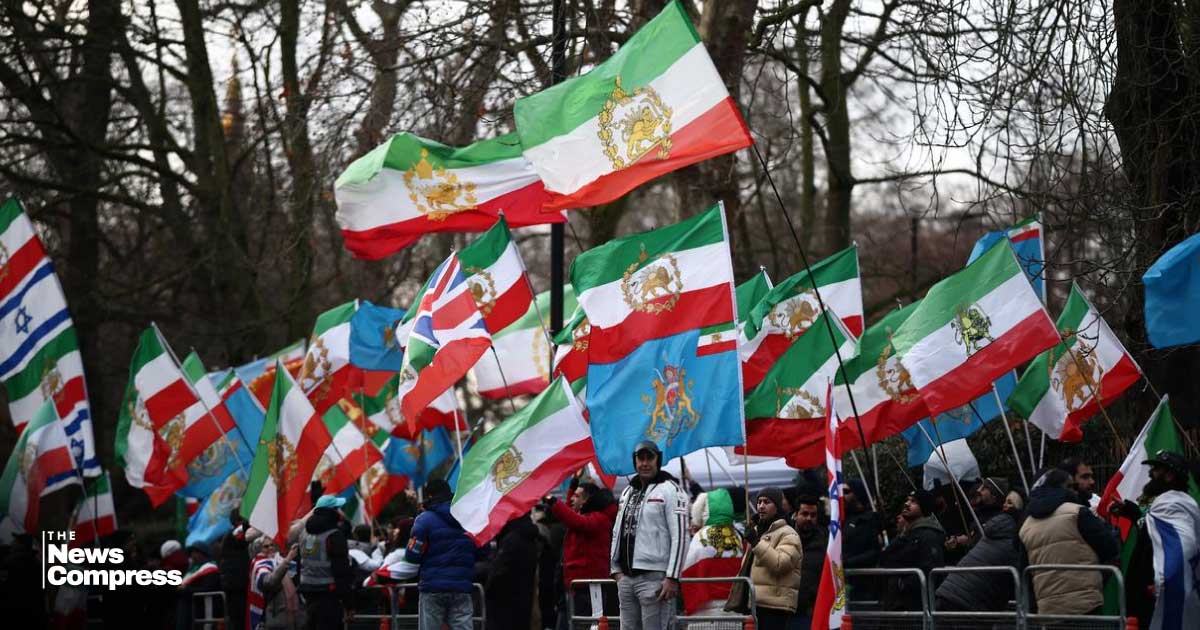 তেহরানে সরকারবিরোধী আন্দোলনে মসজিদে আগুন; বিপ্লব পূর্ববর্তী পতাকা উড়াল বিক্ষোভকারীরা