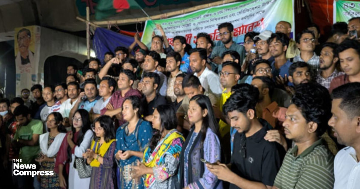 প্রতিবাদস্বরূপ ঢাবিতে সম্মিলিতভাবে জাতীয় সংগীত গাইল ছাত্রদল-বাগছাস-বাম